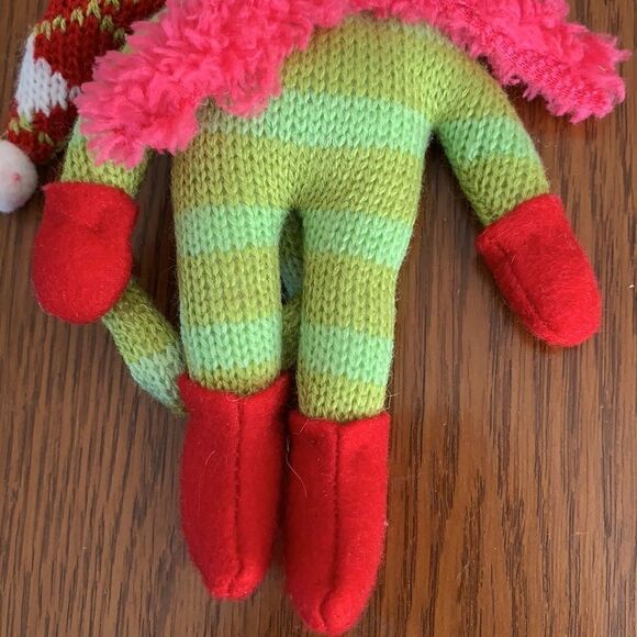 Green knit monkey with stocking cap Christmas tree ornament - Picture 3 of 4